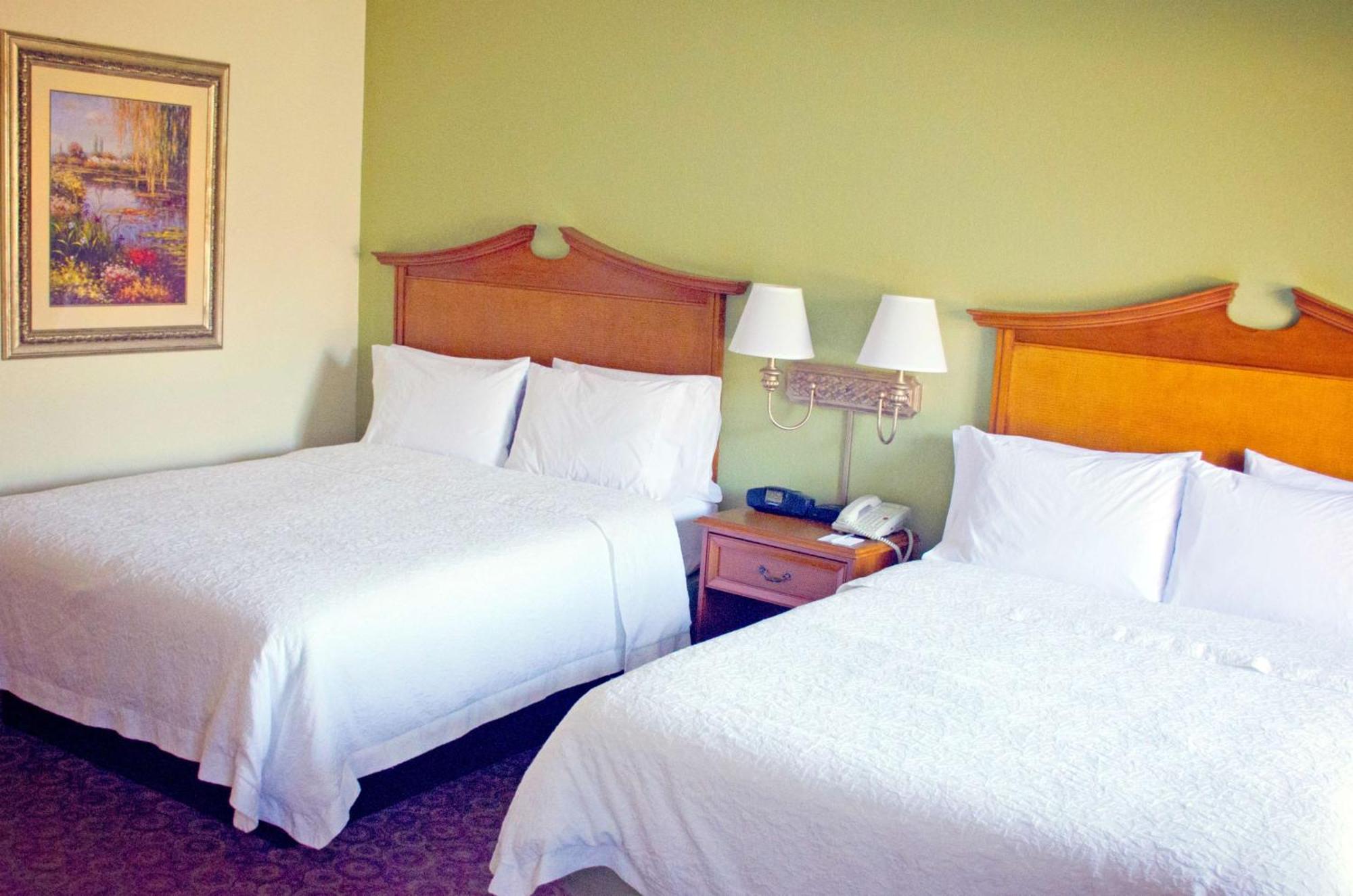 Hampton & Hotel